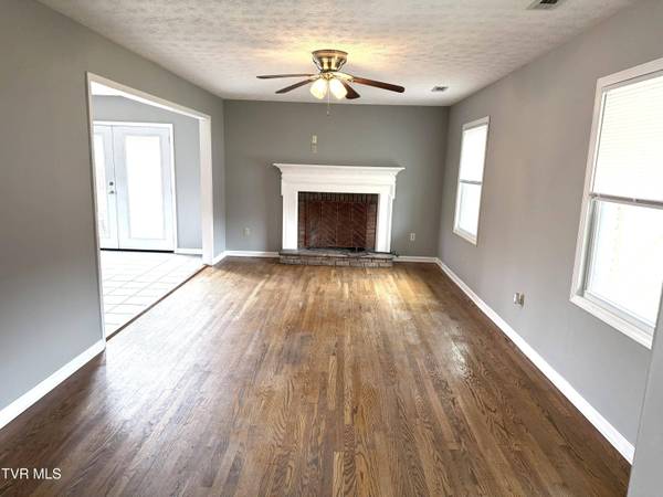 290 Pond Springs RD, Kingsport, TN 37664