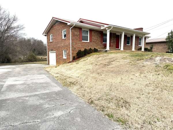 290 Pond Springs RD, Kingsport, TN 37664
