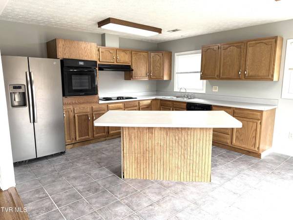 290 Pond Springs RD, Kingsport, TN 37664