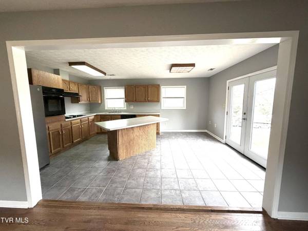 290 Pond Springs RD, Kingsport, TN 37664