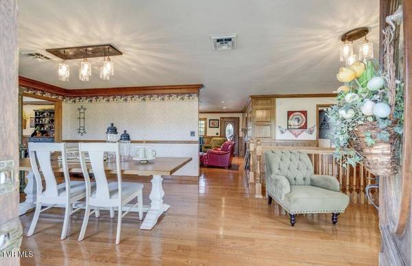 142 Old State Highway 70, Rogersville, TN 37857