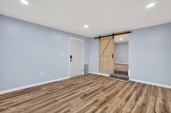 127 Kinley DR, Johnson City, TN 37604