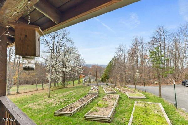 417 Charlie Hicks RD, Jonesborough, TN 37659