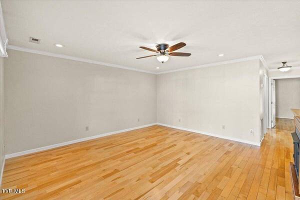 703 Main ST #Apt 3, Elizabethton, TN 37643