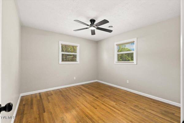 1321 Haga RD, Kingsport, TN 37660