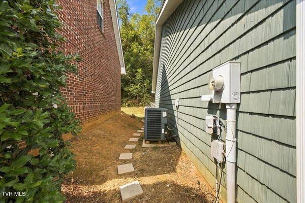 22 Hiddenbrook LN #22, Gray, TN 37615