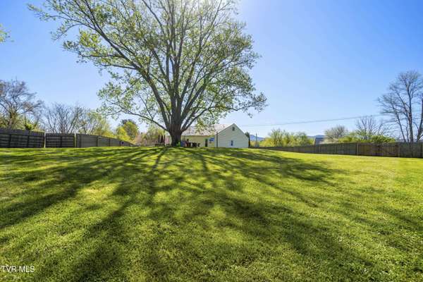 3324 Mckinley RD, Johnson City, TN 37604