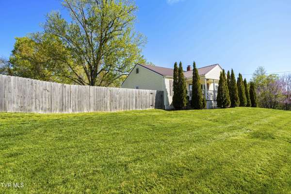 3324 Mckinley RD, Johnson City, TN 37604