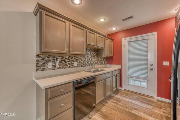 603 Stratford CT #603, Gray, TN 37615