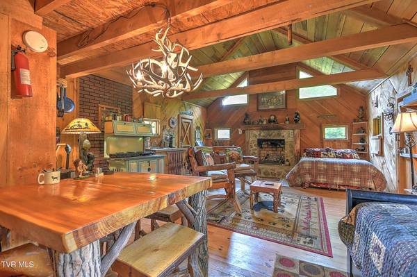 1929/1993 Bulldog RD, Trade, TN 37691