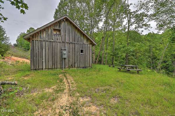 1929/1993 Bulldog RD, Trade, TN 37691