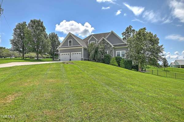 1233 Hawley RD, Blountville, TN 37617