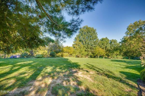 9 Dove Tree LN, Jonesborough, TN 37659