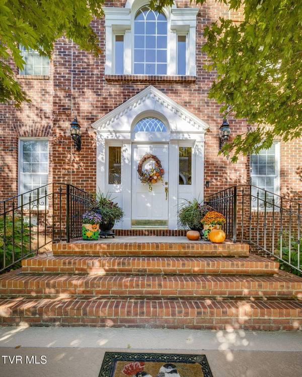 9 Dove Tree LN, Jonesborough, TN 37659