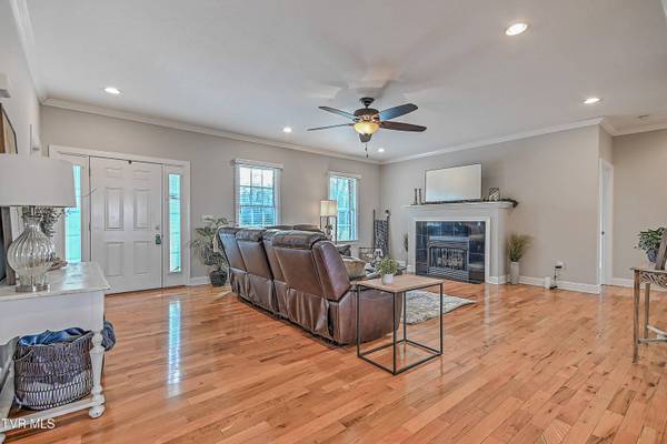 581 Robert CT, Johnson City, TN 37601