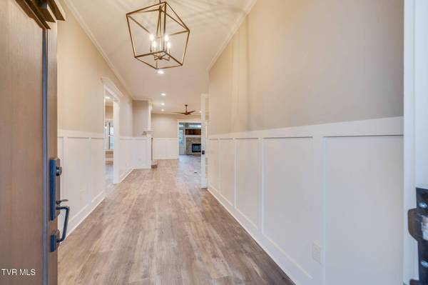 1517 Conestoga Pass, Johnson City, TN 37601