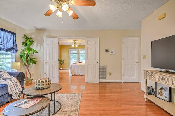 104 Phillip Drew CT, Johnson City, TN 37604