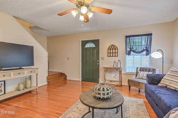 104 Phillip Drew CT, Johnson City, TN 37604