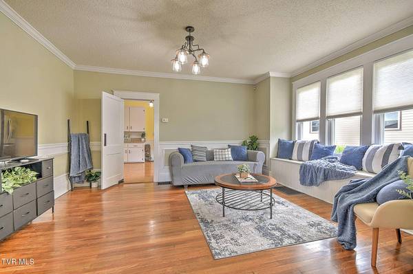 444 Cedar ST, Bluff City, TN 37618