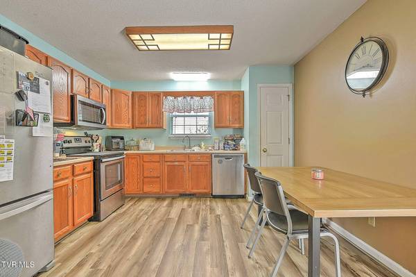 128 Saint James PL, Bristol, TN 37620