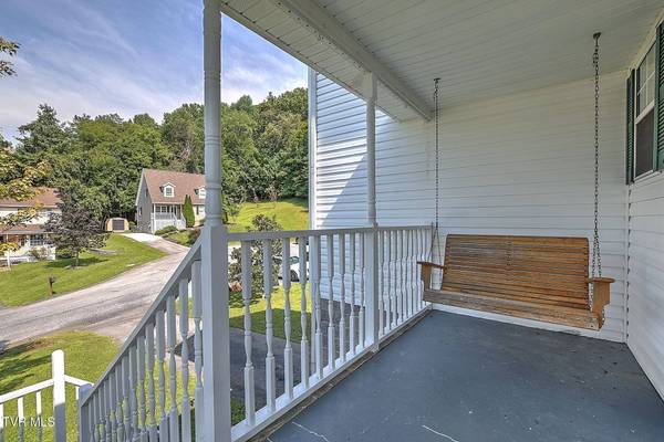 128 Saint James PL, Bristol, TN 37620
