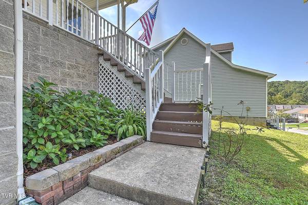 128 Saint James PL, Bristol, TN 37620