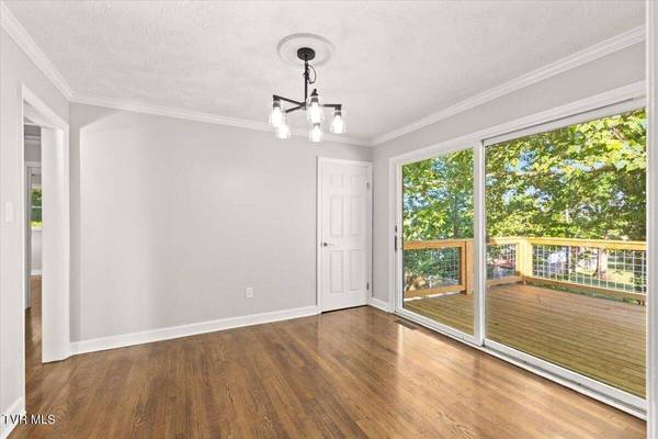 301 Carolyn CIR, Bristol, TN 37620