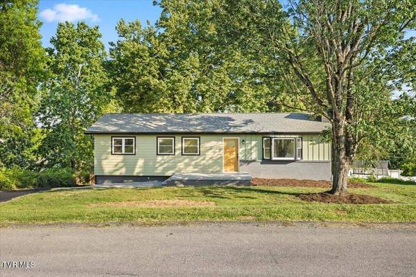 301 Carolyn CIR