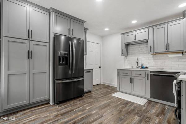 200 Bell Flower CT, Kingsport, TN 37663
