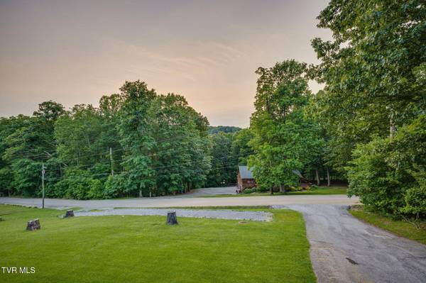 9484 Loudon DR, Bristol, VA 24202