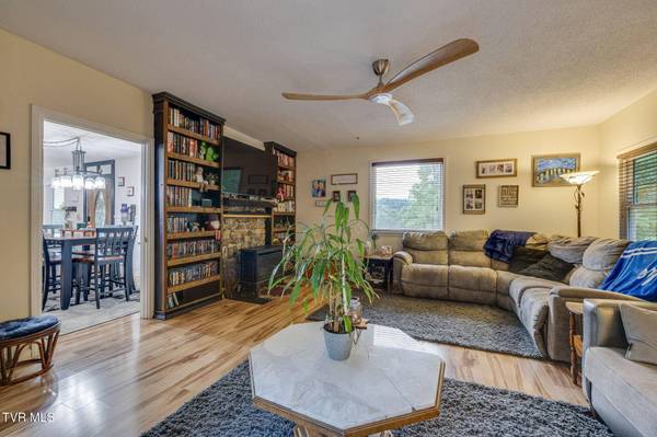 9484 Loudon DR, Bristol, VA 24202