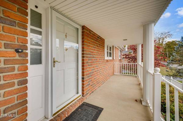 2460 Wildwood DR, Kingsport, TN 37660