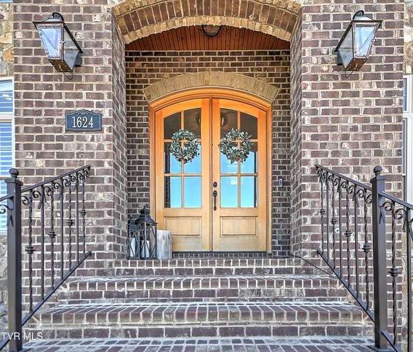 1624 Conestoga, Johnson City, TN 37601