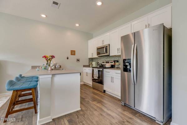 1027 Saylors PL, Jonesborough, TN 37659