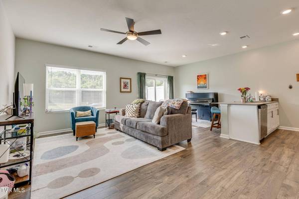 1027 Saylors PL, Jonesborough, TN 37659