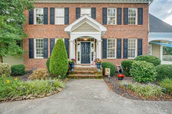5500 Shawnee DR, Kingsport, TN 37664