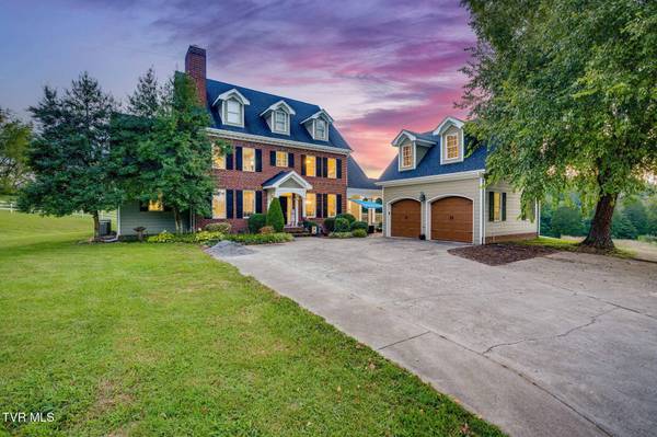 5500 Shawnee DR, Kingsport, TN 37664
