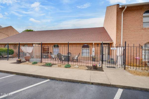 202 Phoenix CT #202, Kingsport, TN 37663