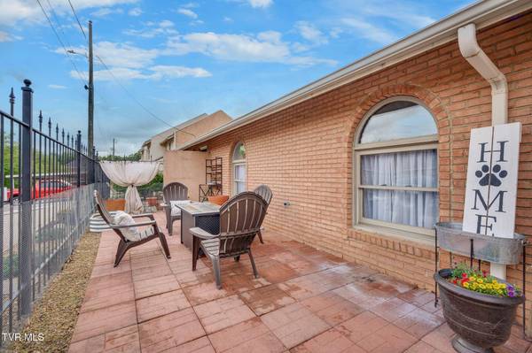 202 Phoenix CT #202, Kingsport, TN 37663