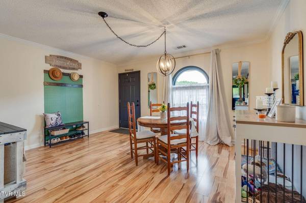 202 Phoenix CT #202, Kingsport, TN 37663