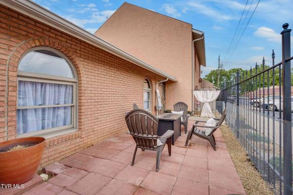 202 Phoenix CT #202, Kingsport, TN 37663