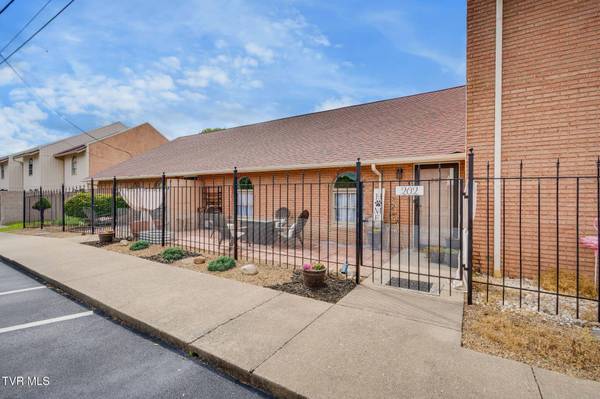 202 Phoenix CT #202, Kingsport, TN 37663