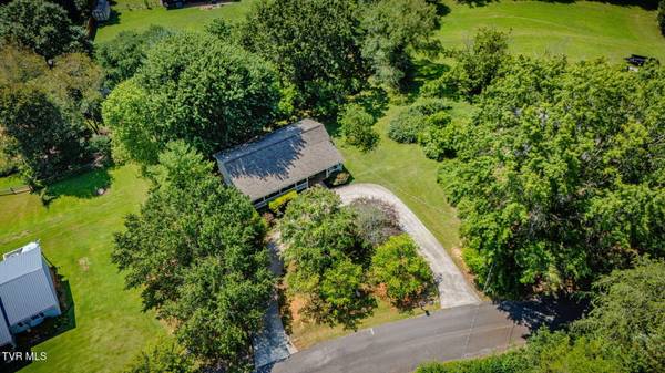 409 Birdie DR, Rogersville, TN 37857