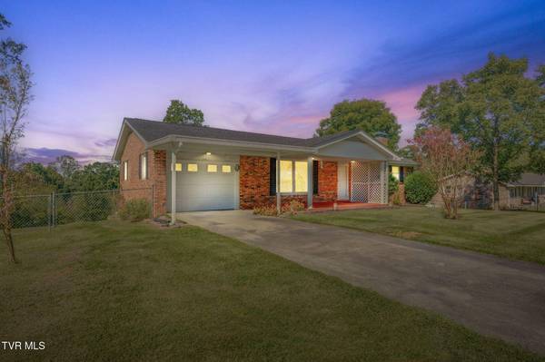 907 Ithaca ST, Mount Carmel, TN 37645