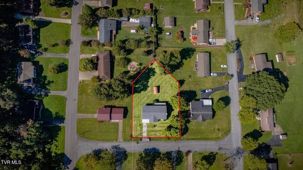 907 Ithaca ST, Mount Carmel, TN 37645