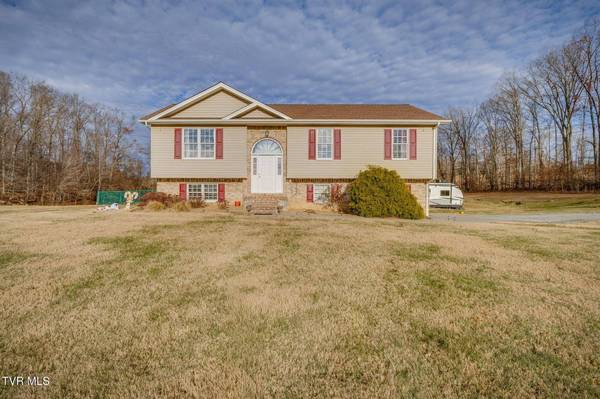 319 Allenwood DR, Surgoinsville, TN 37873