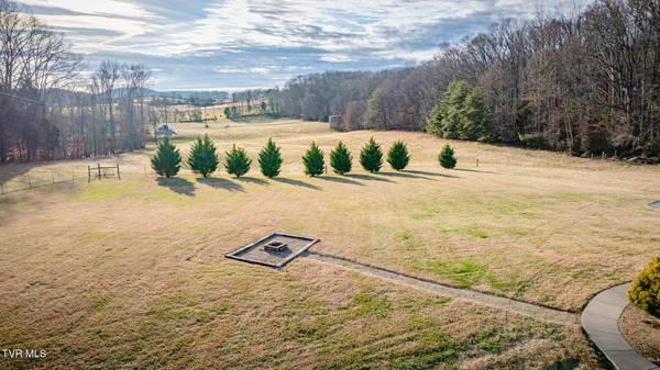 319 Allenwood DR, Surgoinsville, TN 37873