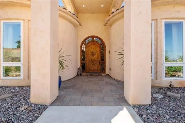 29861 Kirsten LN, Vista, CA 92084