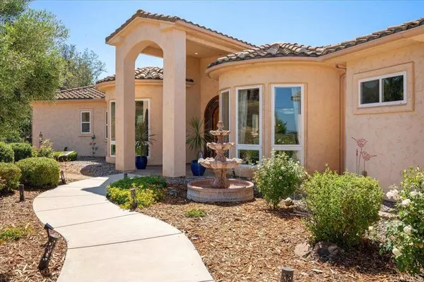 29861 Kirsten LN, Vista, CA 92084