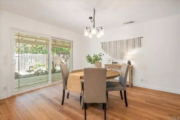 1210 Dolphin CIR, Vista, CA 92084